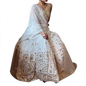 Divyam Creation Lehenga Choli en Spandex Brodé Rouge, Robe de Mariage Indienne Traditionnelle Longue, Coupe Classique pour Femme - Product Image 1