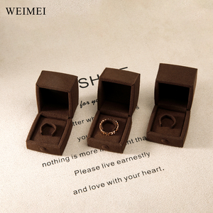 Caja de Regalo de Joyería de Terciopelo WEIMEI, con Logotipo Personalizable, Mini Porta Anillos Marrón para Propuesta de Matrimonio, Elegante Caja para Anillos de Boda - Product Image 2