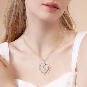 قلادة عصرية مخصصة من الفضة الإسترلينية مطلية بالذهب للنساء لحفلات الزفاف والخطوبة - Product Image 1