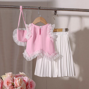 Nuovo Set Estivo per Ragazze: Canotta con Bordo in Pizzo, <span class=keywords><strong>Pantaloni</strong></span> Plissettati e Borsa a Tracolla, Set di Tre Pezzi - Product Image 2