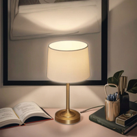 Lampe de table moderne et simple avec base en laiton mat, abat-jour en tissu couleur avoine, ampoule E14, LED électrique blanc chaud, garantie de 4 ans, pour la lecture