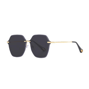 Lunettes de soleil rétro sans monture à bords chanfreinés pour femme, en métal, protection UV400, verres dégradés, type 3, pare-soleil, en PC noir, référence 901 - Product Image 3