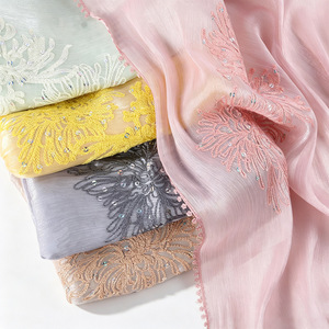 Pañuelo Hijab Zifeng OEM con Bordado Floral y Borde con Borlas, Pañuelo Versátil para la Cabeza, Moda Musulmana para Mujer - Product Image 5