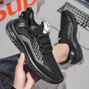 Chaussures de course confortables pour hommes à semelle extérieure en caoutchouc souple, légères, respirantes, en maille, à enfiler, à bout rond, tendance - Product Image 4