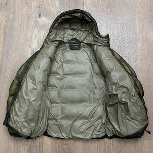 OEM Fabricante de encargo de prendas de vestir exteriores de invierno de color sólido acolchado burbuja abajo relleno Puffer Chaquetas Hombres - Product Image 2
