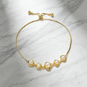 <span class=keywords><strong>Braccialetto</strong></span> OEM/ODM <span class=keywords><strong>con</strong></span> Perle Finte e Cornice Dorata, Bracciale Minimalista <span class=keywords><strong>con</strong></span> Catena Regolabile per Uso Quotidiano da Donna - Product Image 5