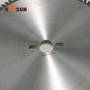 <span class=keywords><strong>Lame</strong></span> <span class=keywords><strong>de</strong></span> <span class=keywords><strong>scie</strong></span> <span class=keywords><strong>circulaire</strong></span> diamantée PCD universelle KOOSUN 300 mm 96T pour la coupe du bois et du bois <span class=keywords><strong>de</strong></span> chauffage, machine à travailler le bois - Product Image 4