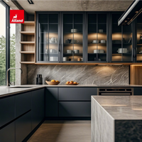 Meubles de cuisine modernes Alland, armoires sans poignées, armoires sur mesure avec porte en verre transparent et éclairage LED