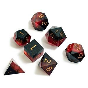 Ensemble de dés en résine faits à la main pour D&D, 7 pièces, dés polyédriques à bords vifs pour jeux de rôle (RPG) Dungeons & Dragons et TTRPG - Rouge foncé magique - Product Image 3