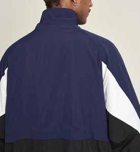 Maßgefertigte Leichte <span class=keywords><strong>Patchwork</strong></span> 100% Recycelte Polyester Reißverschluss Übergroße Sport-Renn-Windjacke für Herren - Product Image 3