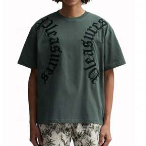 Camiseta de algodón 100% de peso pesado personalizada para hombres, camisetas de punto de gran tamaño con bordado de 240 Gsm, hechas en China - Product Image 1