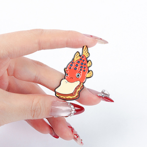 Netter Pudge steuert das Wetter Emaille Pin Cartoon Goldfisch Charakter Brosche Revers Abzeichen Schmuck Geschenk für Kinder - Product Image 4