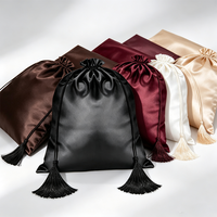 Sacs à perruques en satin de soie personnalisés avec pompon, pochette de luxe pour cheveux, emballage de voyage réutilisable pour perruques