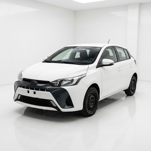 Toyota Yaris L Hatchback 2022 Blanco, Volante a la Izquierda, 5 Asientos, Luces LED - Product Image 1