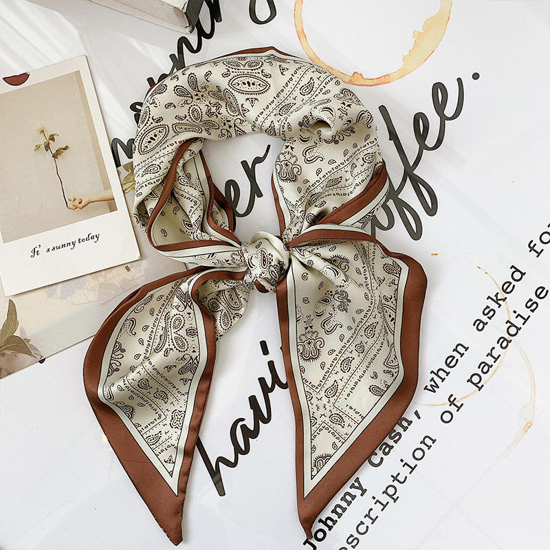 Café beige cajou à treillis complet