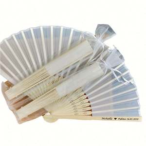 Abanico Plegable de Bambú Personalizado para Bodas Chinas, Adorno Folclórico Portátil con Decoración Tallada, Recuerdo - Product Image 2