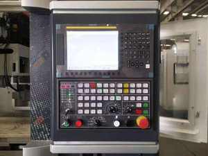 Machine de fraisage CNC de haute précision et robuste pour la découpe de métaux, la fabrication de moules et l'usinage industriel - Product Image 2