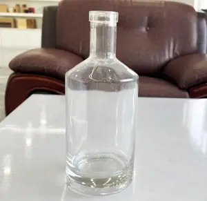 Garrafa personalizada de vidro de vinho 375ml 500ml 700ml 750ml 1000ml em branco uísque gin rum vodka tequila com cortiça
