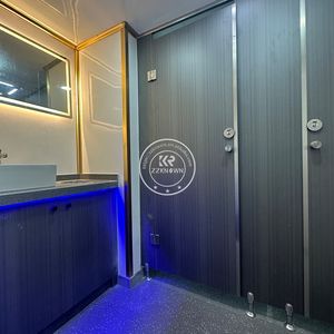 Baños Portátiles Económicos de Lujo 2025 Fabricados para Uso en Parques, Remolque de Baños Exclusivo, Remolque de Aseos - Product Image 2
