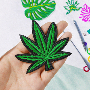 Nueva Colección de Parches Bordados Termoadhesivos con Diseño de Hoja de Ginkgo, Hongo y Oruga para Decoración de Camisetas y Sudaderas, Hechos de Tela de Fieltro y Resina - Product Image 2