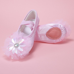 <span class=keywords><strong>Scarpe</strong></span> da ballo morbide per bambine, suola composita, tomaia in pelle sintetica e cotone, graziose <span class=keywords><strong>scarpe</strong></span> da danza per spettacoli teatrali, modello zampa di gatto - Product Image 5