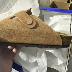 Zapatos de Diseñador Unisex de Gamuza Genuina de Alta Calidad, Zapatos Tipo Mule Personalizados, Zapatos Tipo Birkenstock y Mules - Product Image 4