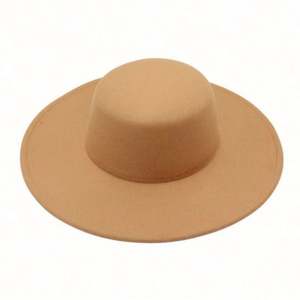 Nouveau Chapeau Fedora en Feutre de Laine à Bord Large Style Jazz Français pour Femme, Vente en Gros 2023 - Product Image 1