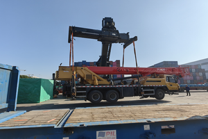 Grúa de Camión de 30 Toneladas con Pluma de 45 Metros en Buen Estado, Alquiler de Grúa de Camión, Otras Grúas, Modelo STC300T5 - Product Image 6