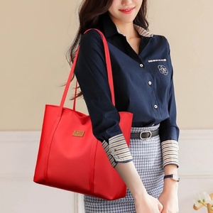 Sacs à main en PU pour femmes de haute qualité avec logo personnalisé, sacs à bandoulière tendance pour femmes avec logo imprimé, vente directe d'usine - Product Image 6