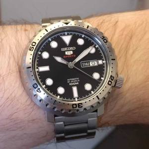 S No. Reloj Mecánico Automático para Hombre SRPC65 Azul-Verde con Doble Calendario, Resistente al Agua, Correa de 22mm, Servicio de Compra Incluido - Product Image 3