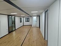 VOROS 2 Maison Conteneur Préfabriquée de Luxe Extensible en Acier à 3 Chambres, Prête à l'emploi, Résistante aux Ouragans, Maison Mobile Préfabriquée Compacte