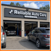 Enseigne murale 3D en lettres dorées « Reliable Auto Care » pour atelier de réparation automobile avec logo clé à molette