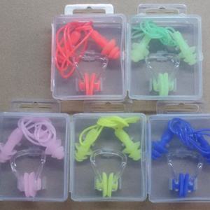 Juego de tapones para los oídos con clip para la nariz, a prueba de polvo, impermeable, insonorizado, material de silicona suave, universal para deportes de natación y vadeo - Product Image 6