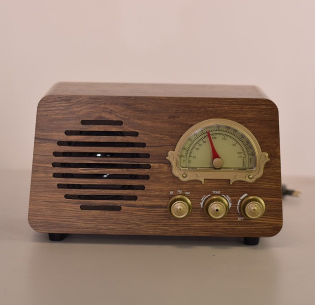 New Design Wooden Retro Radio With Wireless BT and Analog Tuner