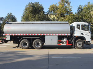 Camion-citerne Runzhixing 18 389 L - Châssis Dongfeng 6x4 pour le transport de fluides de lavage et de fracturation de puits pétroliers - Product Image 4