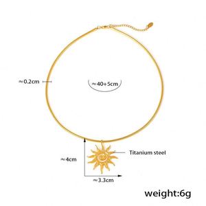 Juego de Joyería de Acero Inoxidable Chapado en Oro de 18K con Diseño Italiano, Collar y Aretes Pequeños con Forma de Corazón, para Regalo de Boda o Fiesta - Product Image 3