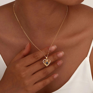 Collana con Proiezione '<span class=keywords><strong>Ti</strong></span> <span class=keywords><strong>Amo</strong></span>' in 100 Lingue, Design Creativo con Zirconi, Regalo Romantico di Lusso per Donne - Product Image 3
