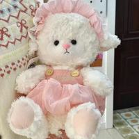 Peluche agneau bouclé en polaire douce, avec bonnet à volants et barboteuse, adorable jouet en peluche mouton, vente en gros