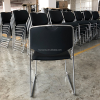 Chaises empilables modernes catholiques Bertolini pour chaire d'église Jubilee