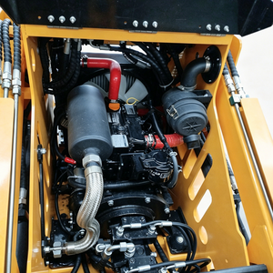 Mini-chargeuse compacte Ce Epa Engine avec modes de déplacement commutables, passage libre entre chenilles et pneus - Product Image 2