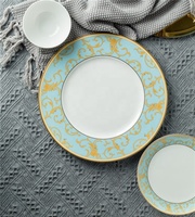 Service de table européen de luxe en porcelaine fine sur mesure de haute qualité pour restaurant, avec incrustations dorées, kit d'ustensiles pour 3 personnes en stock