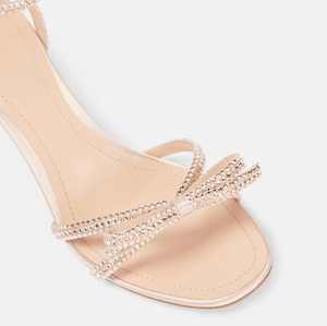 Sandales à talons hauts pour femmes, couleur nude, avec nœud en strass, luxueuses et raffinées, entièrement ornées de strass, pour l'été. - Product Image 2