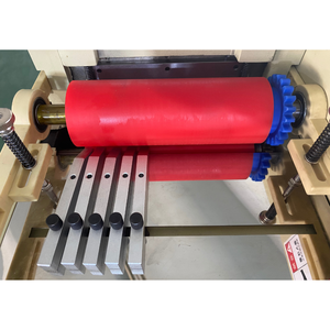 Système <span class=keywords><strong>de</strong></span> découpe automatique <span class=keywords><strong>de</strong></span> rubans élastiques Qimei à micro-ordinateur, traitement des fermetures éclair, précision <span class=keywords><strong>de</strong></span> 0,1 mm, certifié CE ISO - Product Image 2