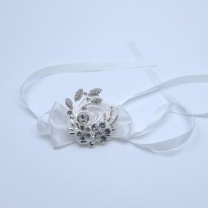 Boutonnière de poignet rose faite à la main, ensemble de corsages artificiels, fleur de main pour la mariée pour mariage - Product Image 4