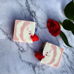 Nhà Máy Bán buôn OEM Nguồn cung cấp tùy chỉnh bong bóng tinh khiết tự nhiên hữu cơ Bánh dâu tây handmade làm Trắng Tắm xà phòng - Product Image 4