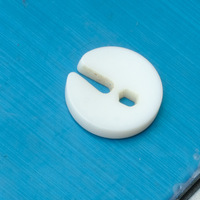 Botones de Resina Beige en Forma de Cuerno: Diseño de Dos Ojos, Venta al por Mayor para Accesorios de Ropa