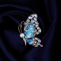 Broche papillon TIANSHE haut de gamme en coquillages naturels colorés, corsage en perles d'eau douce haut de gamme, épingle de sûreté polyvalente et tendance pour manteau