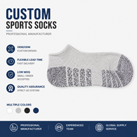 Chaussettes de sport personnalisées OEM, chaussettes de cheville de haute qualité, chaussettes de course à semelle en tissu éponge avec faible MOQ pour l'entraînement et le style de vie décontracté