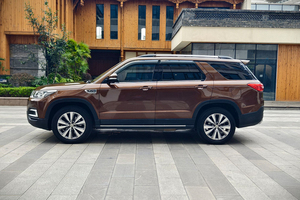 2023 Changan CS95 <span class=keywords><strong>Automobile</strong></span> 2.0T 233Ps L4 voitures d'occasion 2WD/4WD 7 sièges voitures à essence Changan CS 95 SUV en Stock - Product Image 5