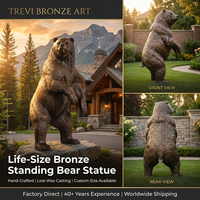 Statue d'ours en bronze coulé antique TREVI |   Sculpture d'ours grizzly grandeur nature pour la décoration de jardin et de chalet en extérieur